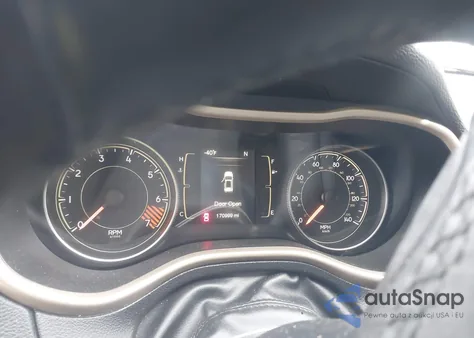 2014 Jeep Cherokee Latitude z USA, uszkodzony, nr VIN 1C4PJMCB8EW146912